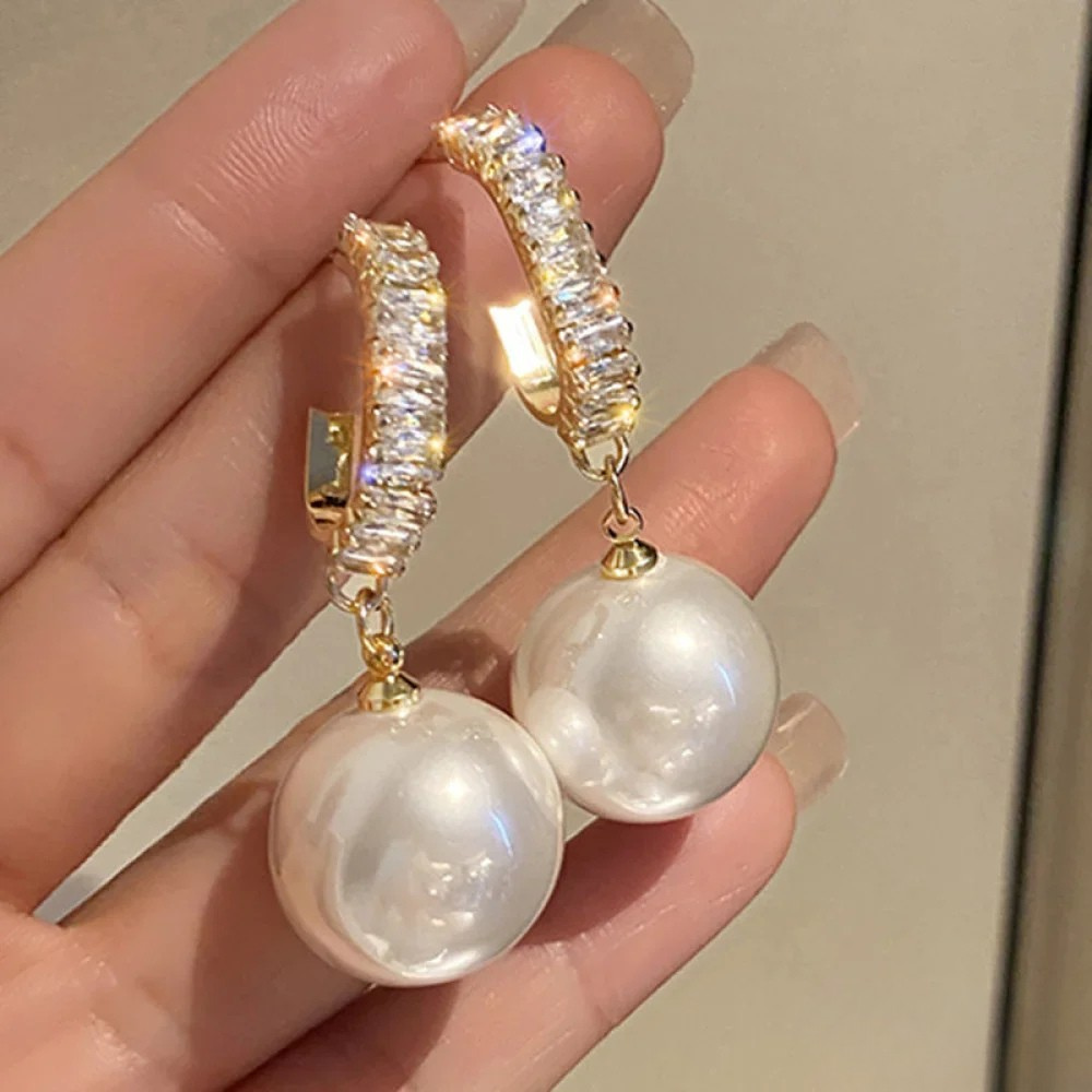 Elegant Earrings with Pearls and Zirconia